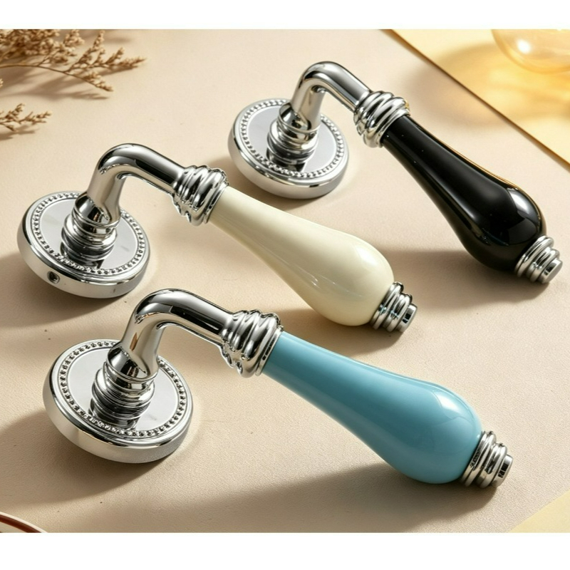 French Style Light Luxury Home - đánh giá và giá Home Bathroom Key